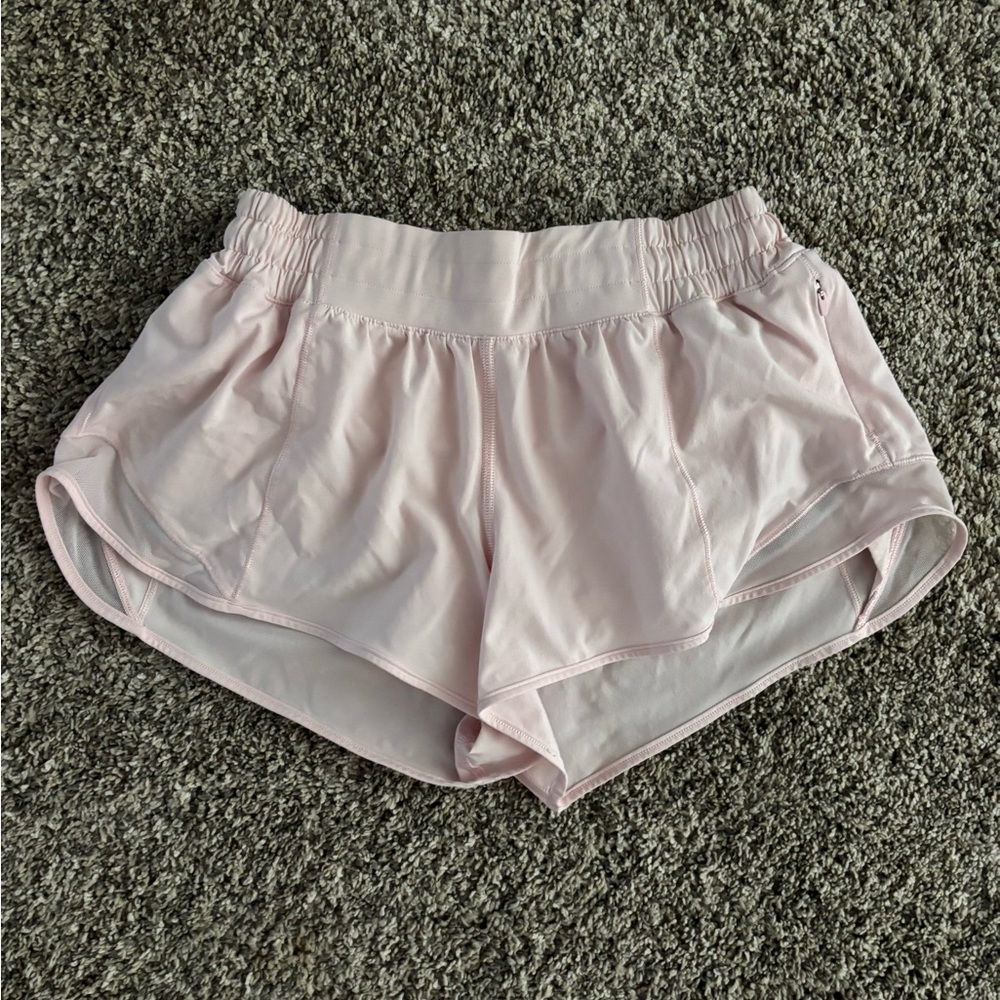 Lululemon Hotty Hot 2.5 inch shorts